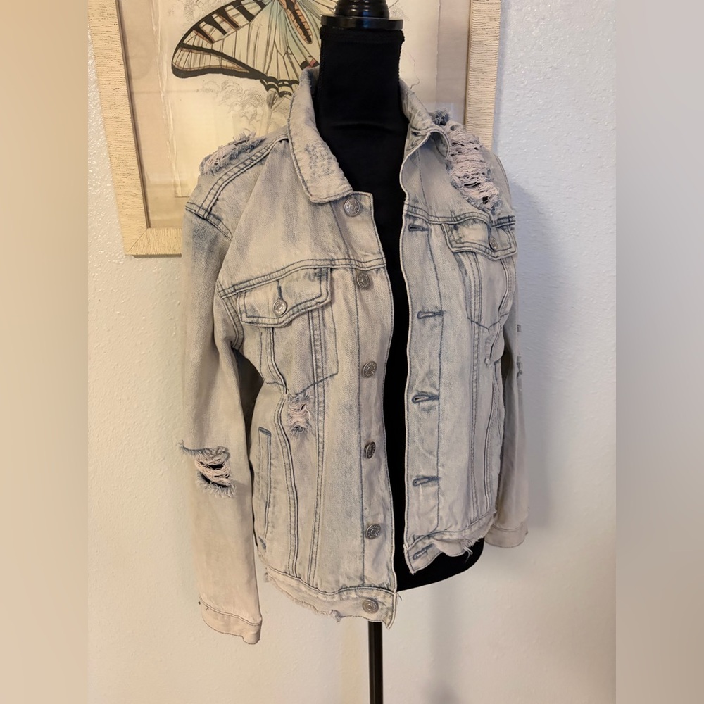 PacSun Light Wash Distressed Jean Jacket Size Small NWOT